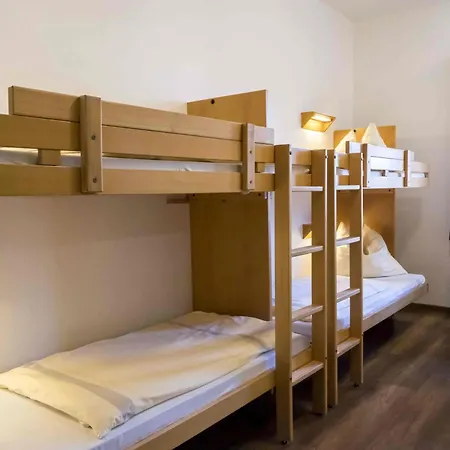 Jugendherberge Husum 旅馆 *