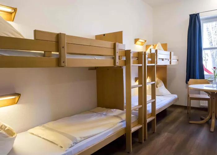 Jugendherberge Husum Hostel *